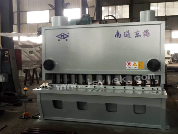 QC11Y系列液壓閘式剪板機